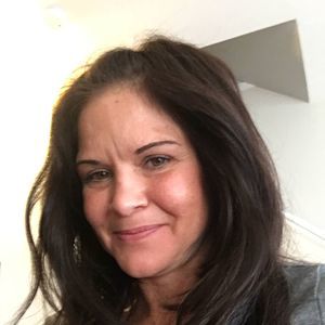 Meet your Posher, Cynthia